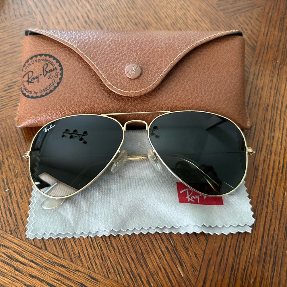 Ray-Ban Classic Aviator Sunglasses - Shiny Gold Frames and G-15 Green Lenses